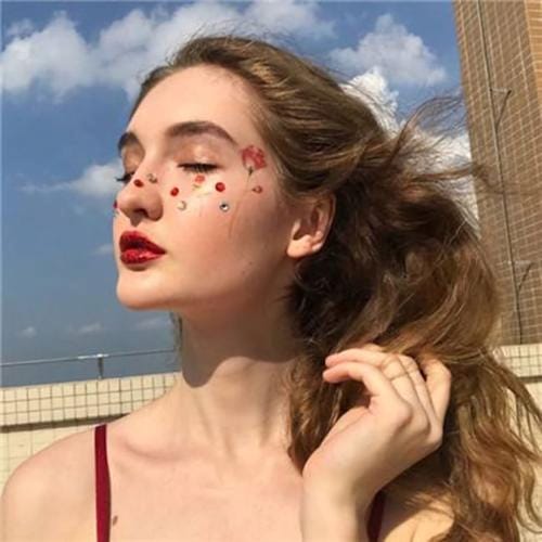 سارہ خان avatar